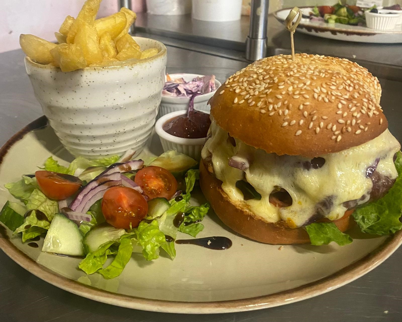 The Royal Oak Pub & Kitchen